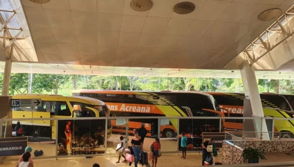 Mais de 32 mil pessoas passaram pela rodoviária de Rio Branco nos últimos dois meses e movimentaram o turismo, diz governo
